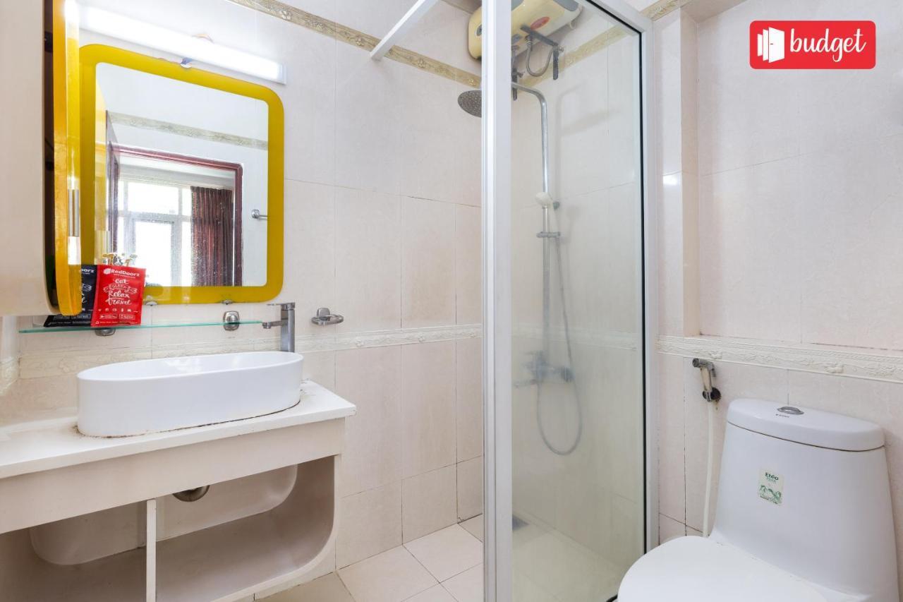 Reddoorz Nguyen Khang Tran Nao Khách sạn 2*